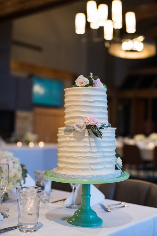 Colorado small wedding cake