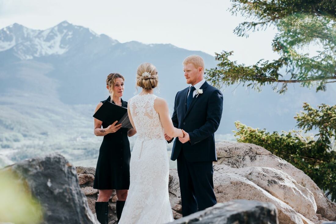 Intimate weddings in Colorado