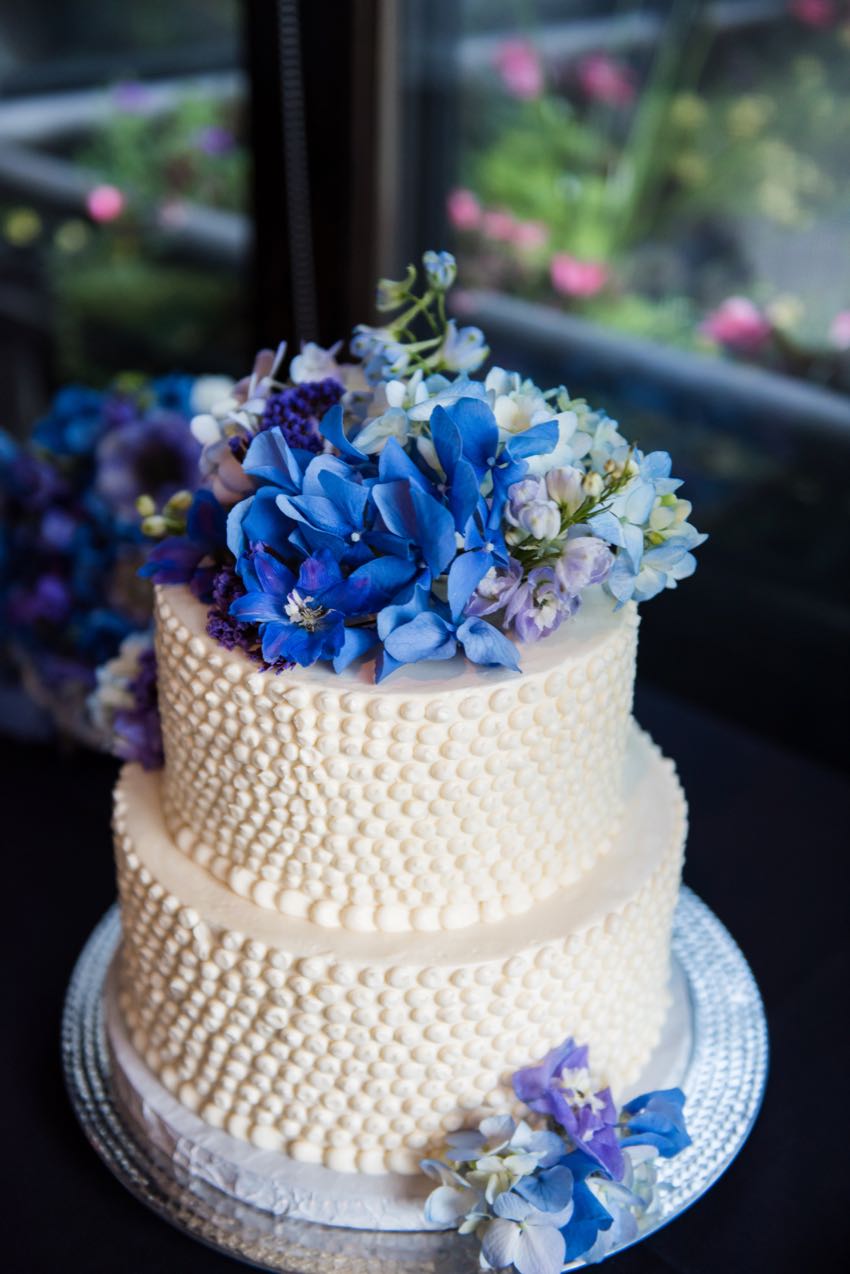white blue wedding cake