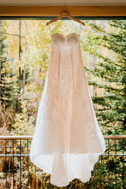 Colorado destination wedding dress