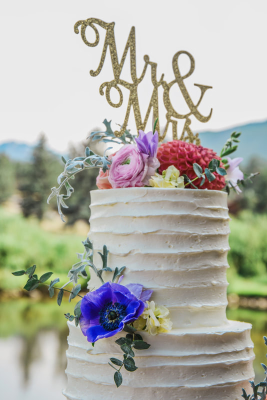 Colorado destination wedding cake